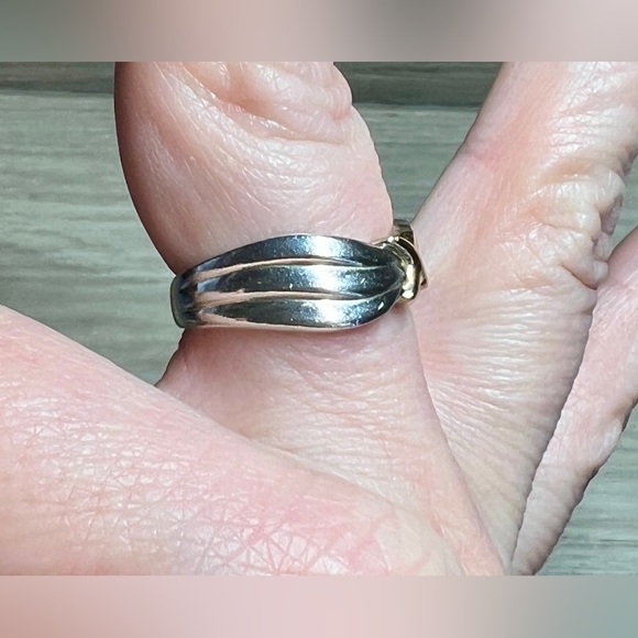 Vintage Designer Hallmarked Sterling Silver &18K Gold Fluted "X" Ring, 5.5g - Picture 9 of 10